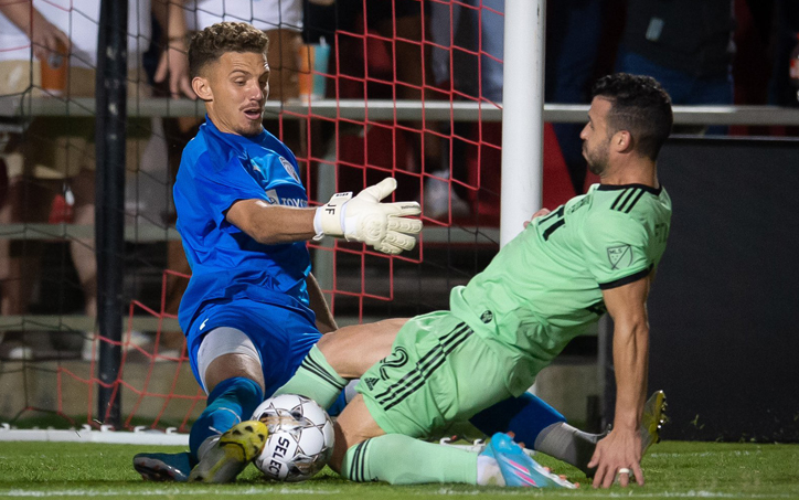 San Antonio FC goalkeeper Jordan Farr makes a save in the club's match against Austin FC in the Third Round of the 2022 US Open Cup. Photo: San Antonio FC
