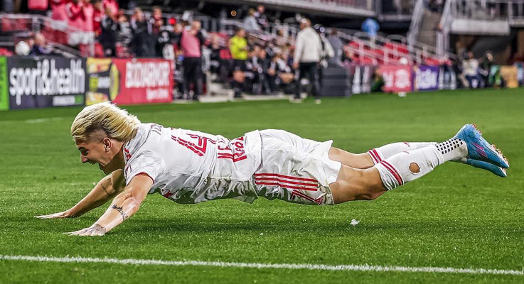 John Tolkin of the New York Red Bulls celebrates after scoring a goal againsts D.C. United in the Fourth Round of the 2022 US Open Cup. Photo: New York Red Bulls