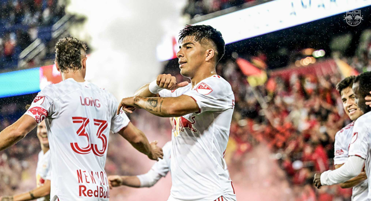 Omir Fernandez of the New York Red Bulls celebrates after scoring a goal against NYCFC in the Quarterfinals of the 2022 US Open Cup. Photo: New York Red Bulls